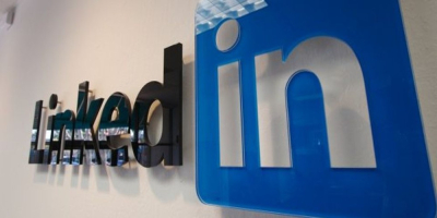 Maximizing LinkedIn on Mobile: Smart Strategies for Professional Advancement